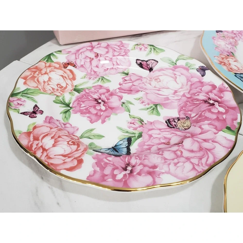 Royal Albert box shows